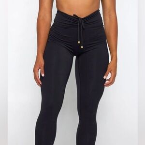 Bonita Black Scrunch butt leggings with back pockets